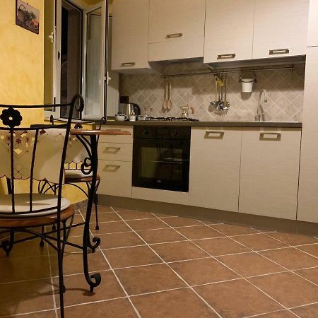 הוילה קסטלמולה “Il Vicolo” Casa Vacanze מראה חיצוני תמונה