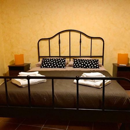 הוילה קסטלמולה “Il Vicolo” Casa Vacanze מראה חיצוני תמונה