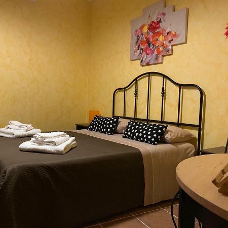 הוילה קסטלמולה “Il Vicolo” Casa Vacanze מראה חיצוני תמונה