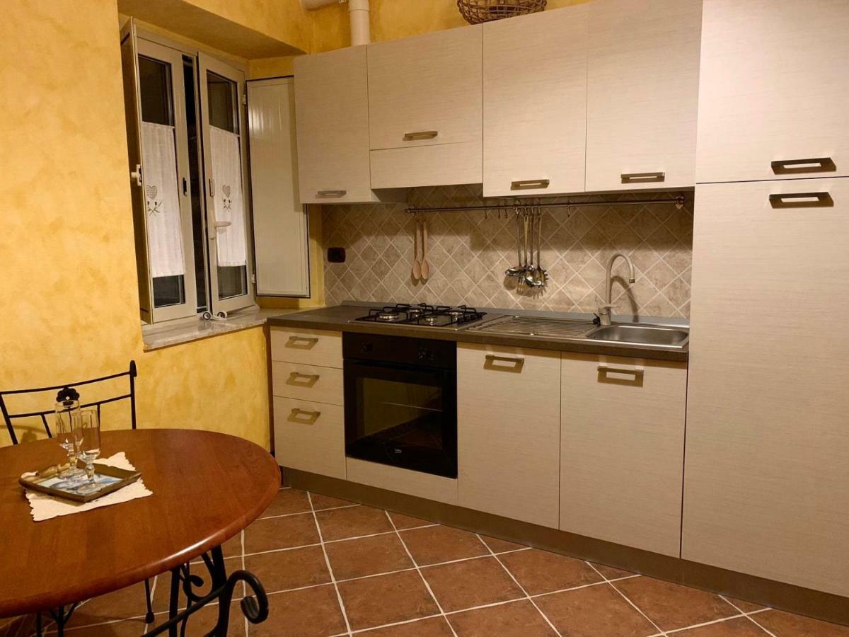 הוילה קסטלמולה “Il Vicolo” Casa Vacanze מראה חיצוני תמונה