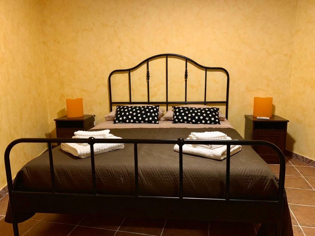 הוילה קסטלמולה “Il Vicolo” Casa Vacanze מראה חיצוני תמונה