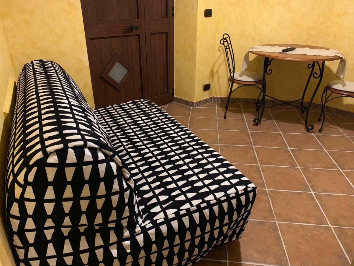 הוילה קסטלמולה “Il Vicolo” Casa Vacanze מראה חיצוני תמונה